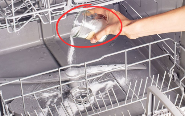 Simple Tips to Clean Your Dishwasher