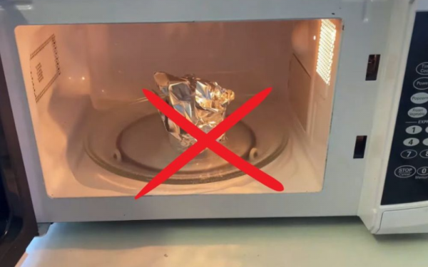 Should You Put Metal in the Microwave?