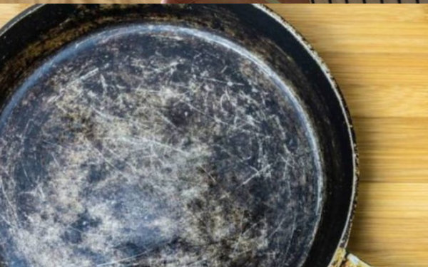 The pan has lost its non-stick coating