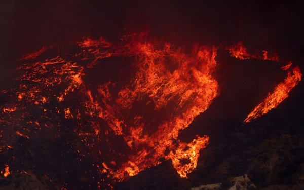 Terrifying New Fire Erupts in Los Angeles: Experts Warn of Potential “Nu.clear Disaster”