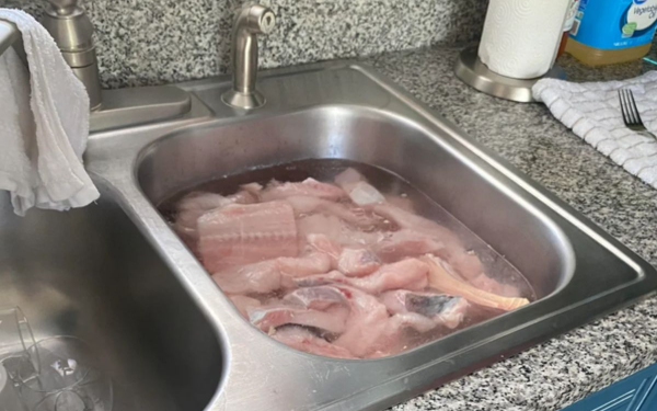 4 Costly Mistakes When Thawing Fish That Many People Still Make Every Day