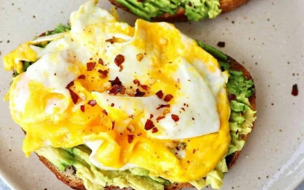 Avocado Toast with Egg – 4 Ways