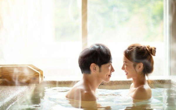 No matter how good your relationship is, you should not bathe together